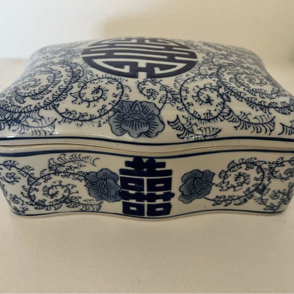 Chinoiserie trinket box - Picture 2 of 8